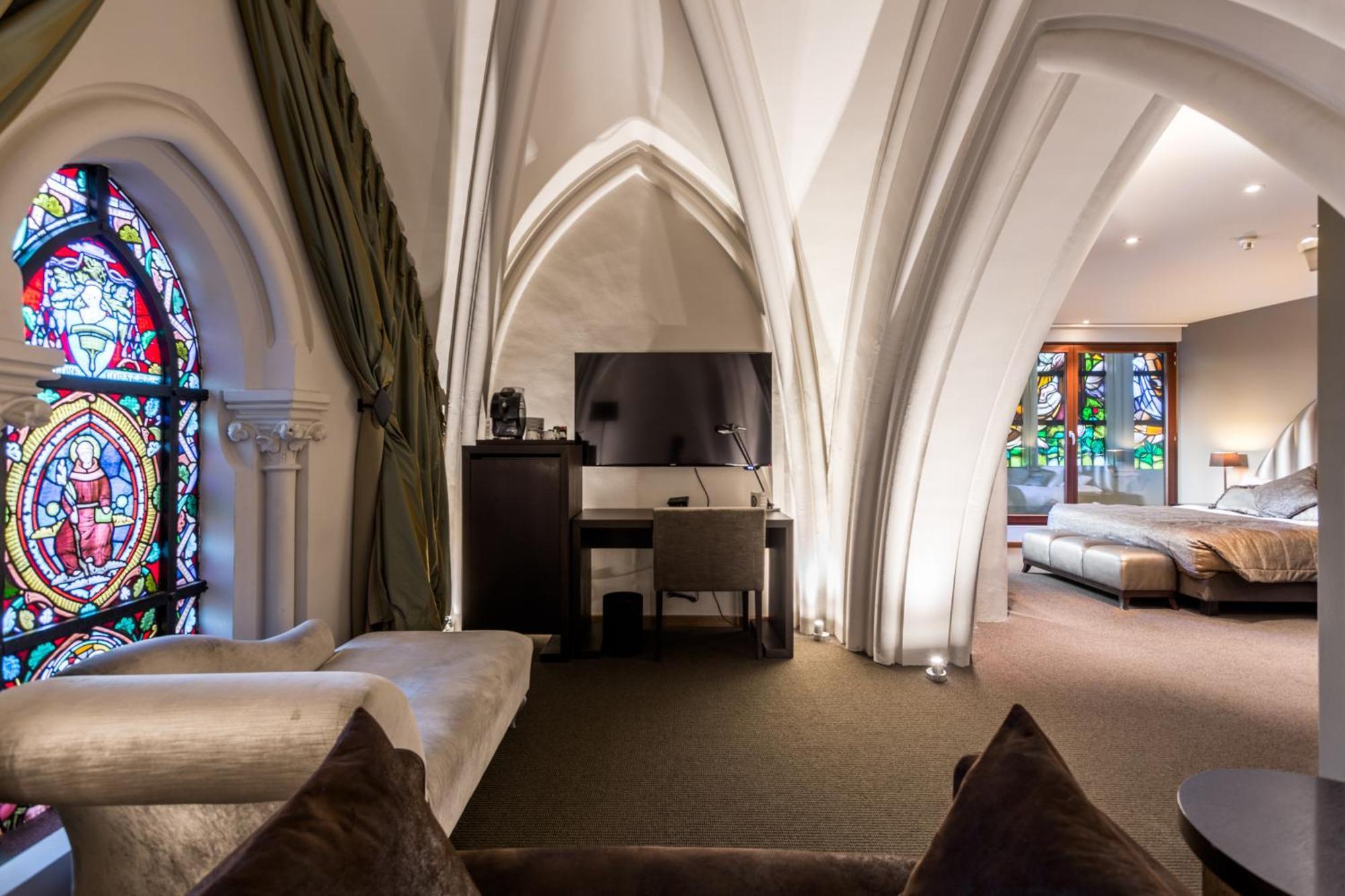 Junior Suite Church area