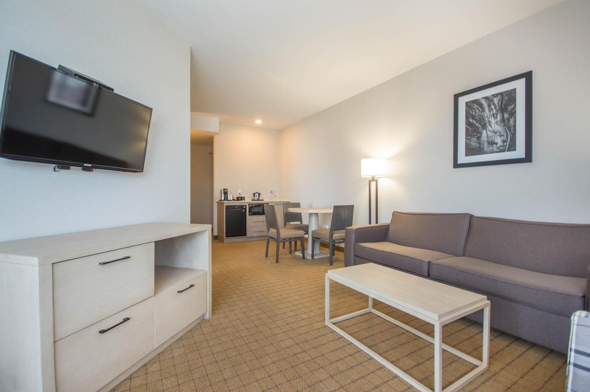 Suite met een Kingsize Bed en Uitzicht op de Oceaan