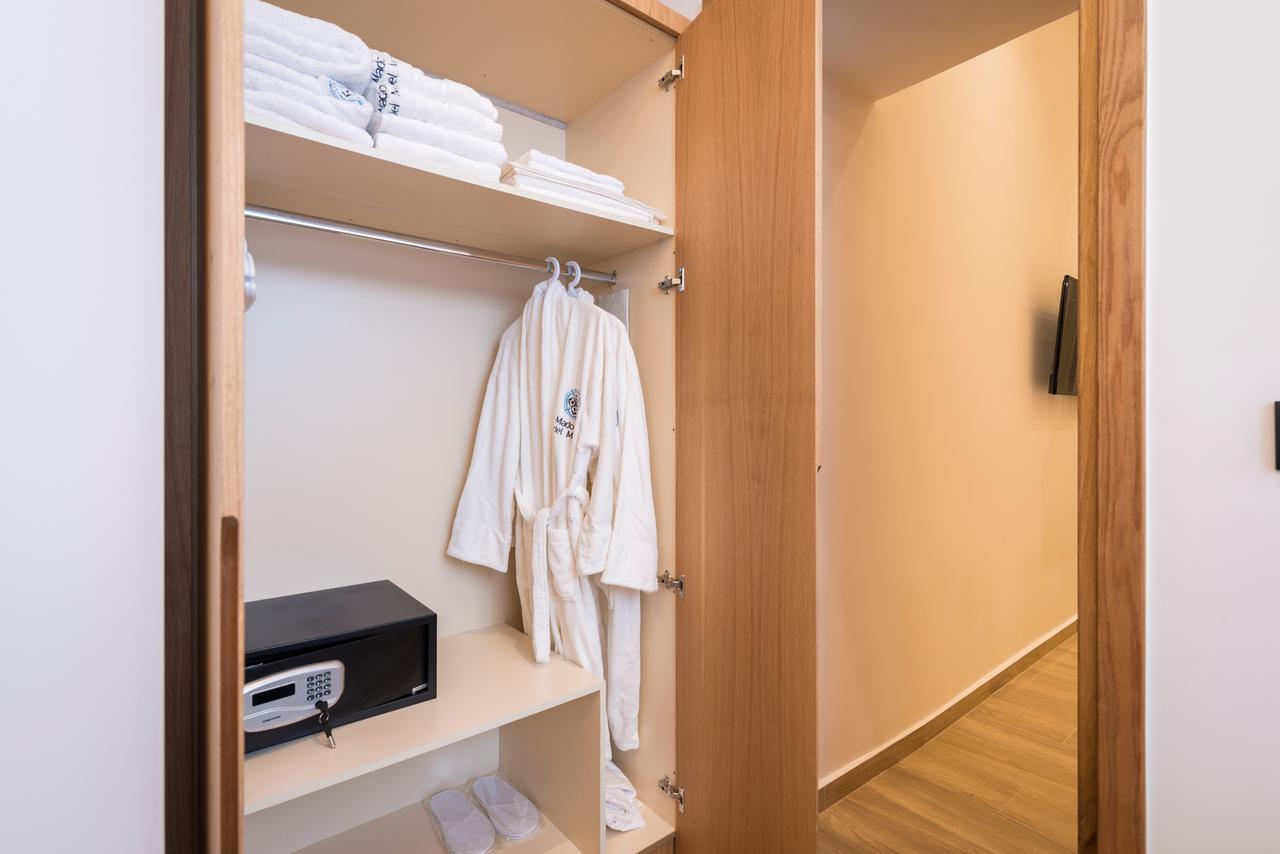 One-Bedroom Suite No Balcony