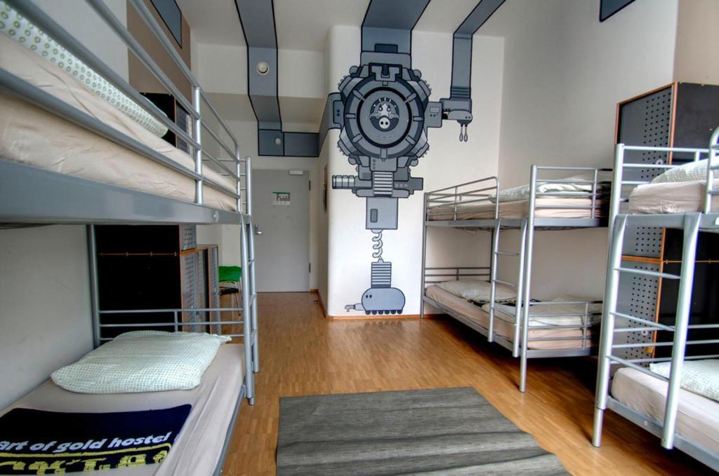 Posto Letto in Dormitorio con 6 Letti