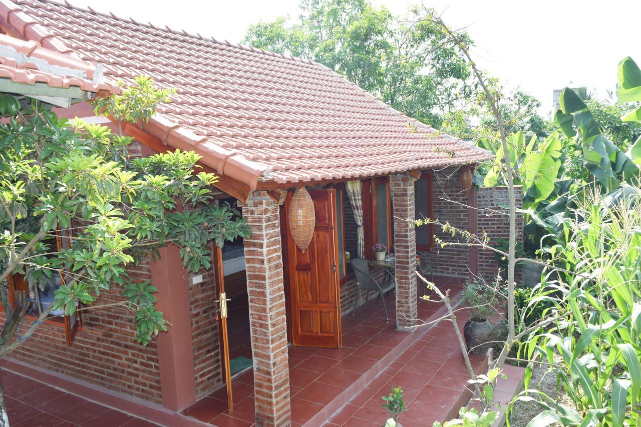 Bungalow Garden View