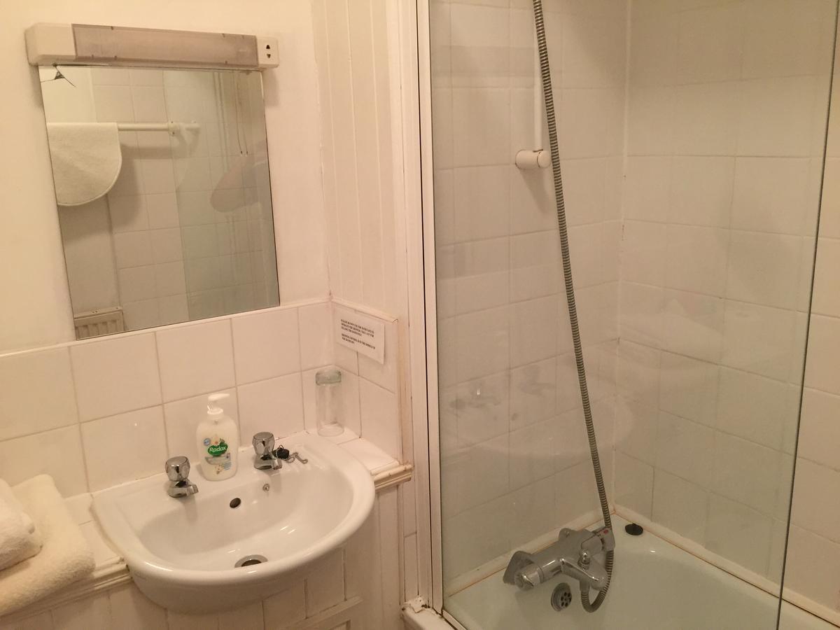 Triple Room with Bathroom