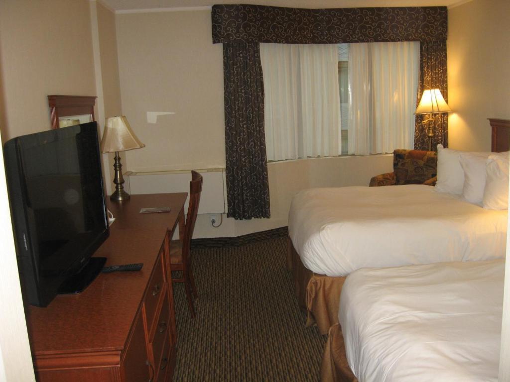Double Room Two Double Beds Non-Smoking