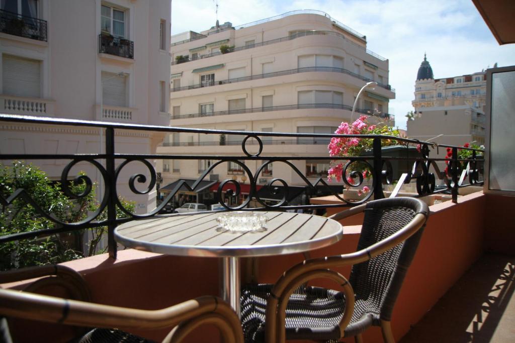 Superior Double or Twin Room Terrace Garden View,679887381:JPEG