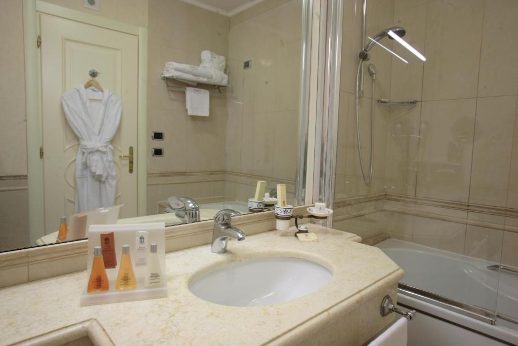 Junior Suite jacuzzi,685716570:JPEG