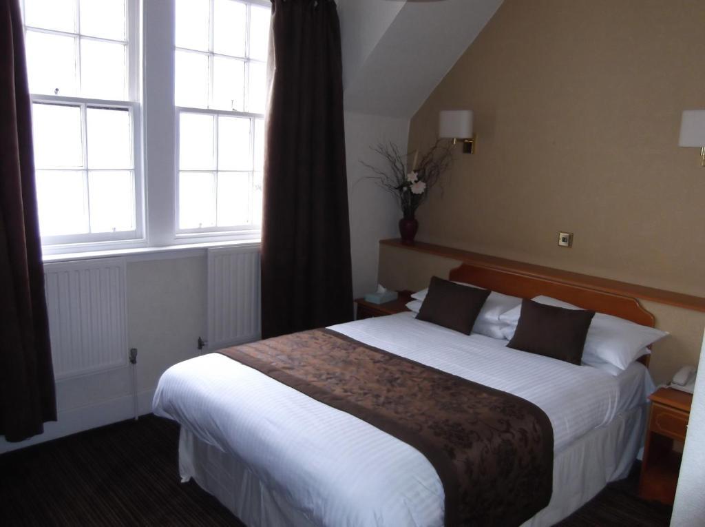 Double Room,61065388:JPEG