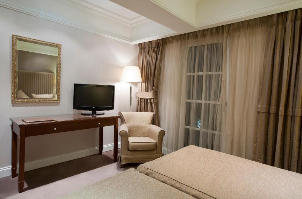 Standard Double or Twin Room,139215960:JPEG