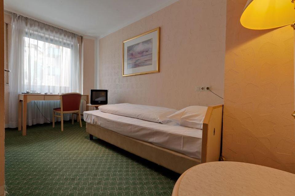 Single Room with Shared Bathroom