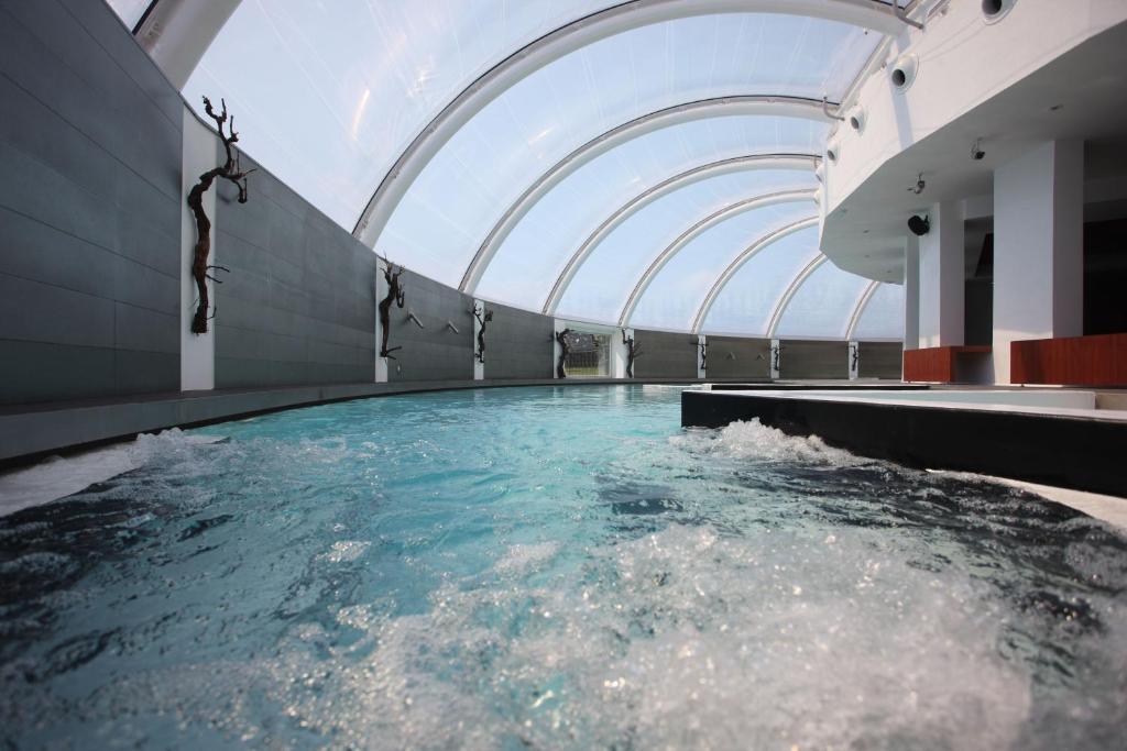 Tweepersoonskamer met 2 Aparte Bedden en Toegang tot de Spa