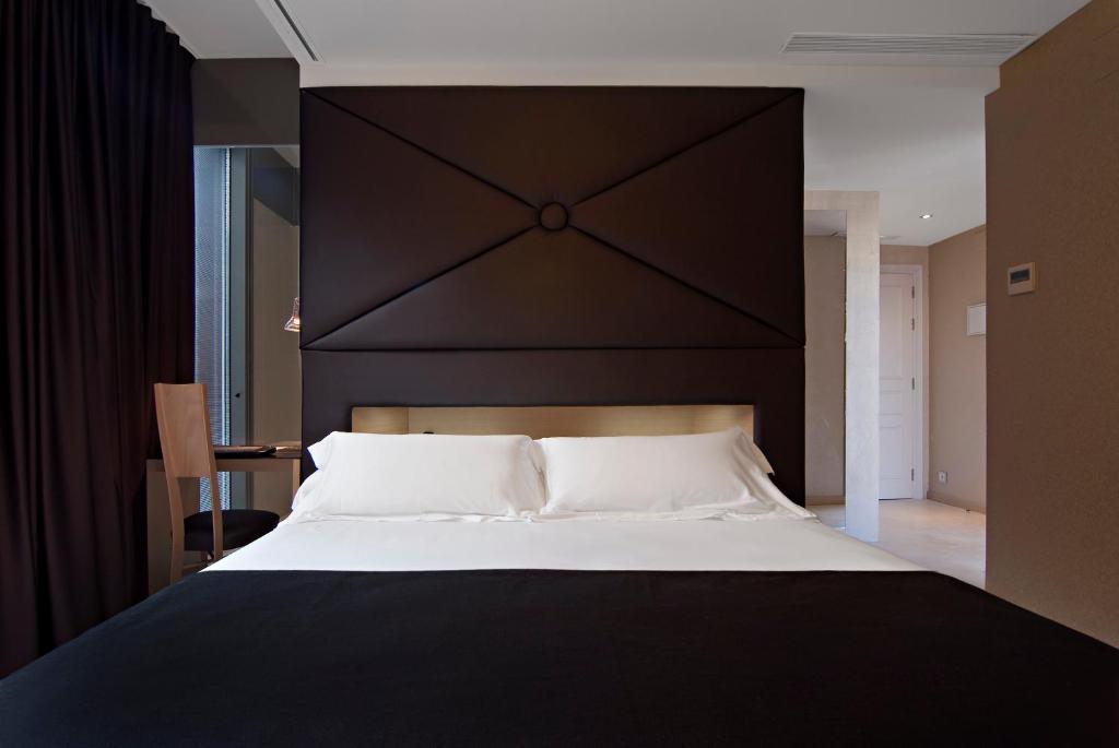 Superior Double or Twin Room,313125213:JPEG