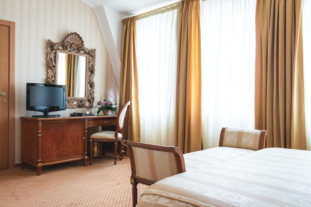 Executive King Room