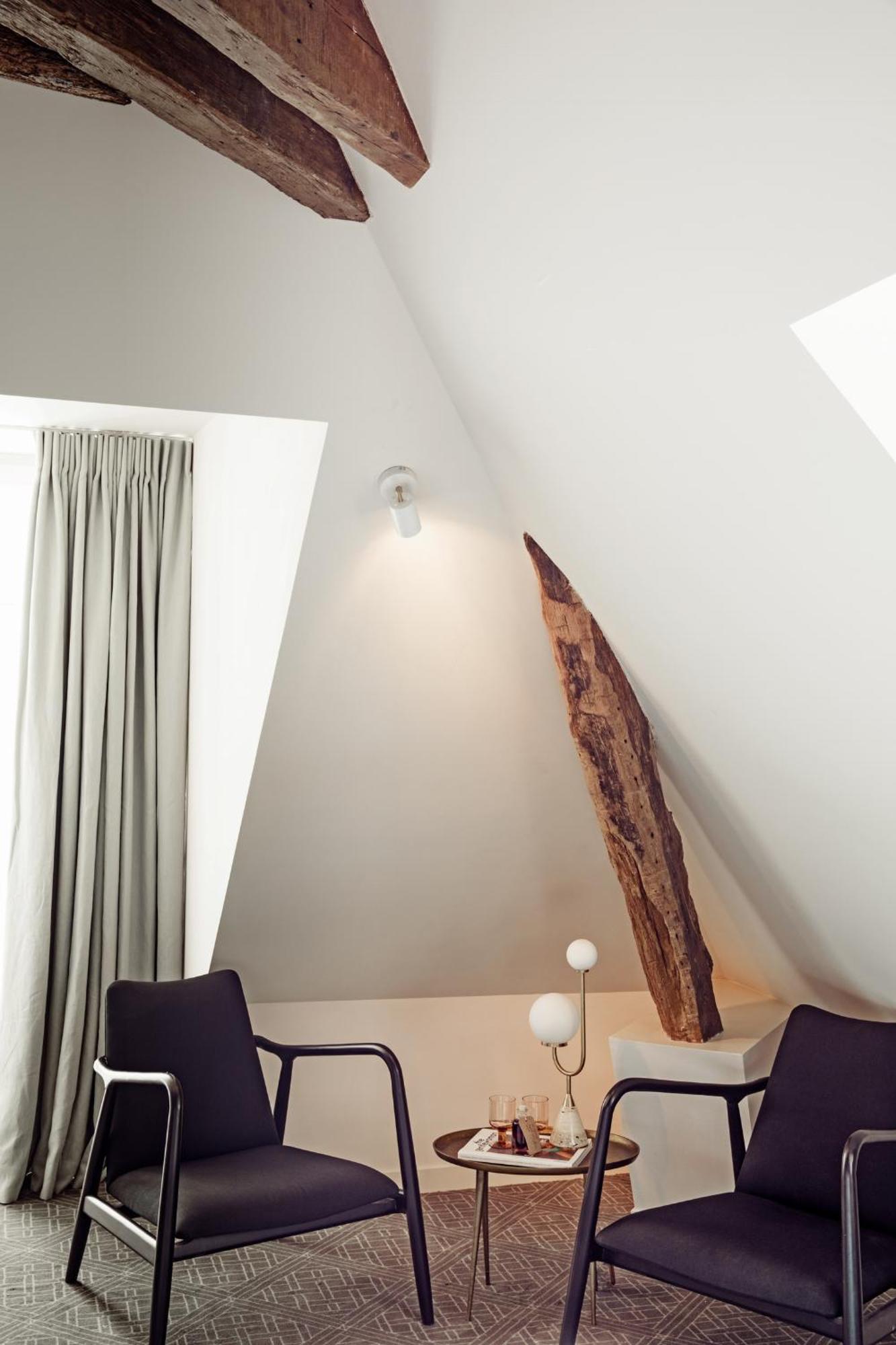 Junior Suite - Parisian Eaves
