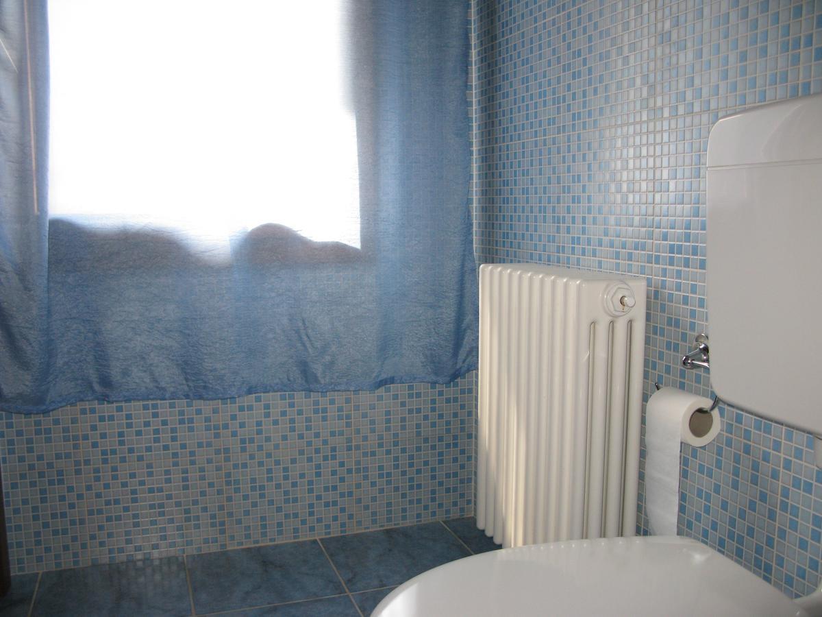 Quarto com 2 Camas de Solteiro