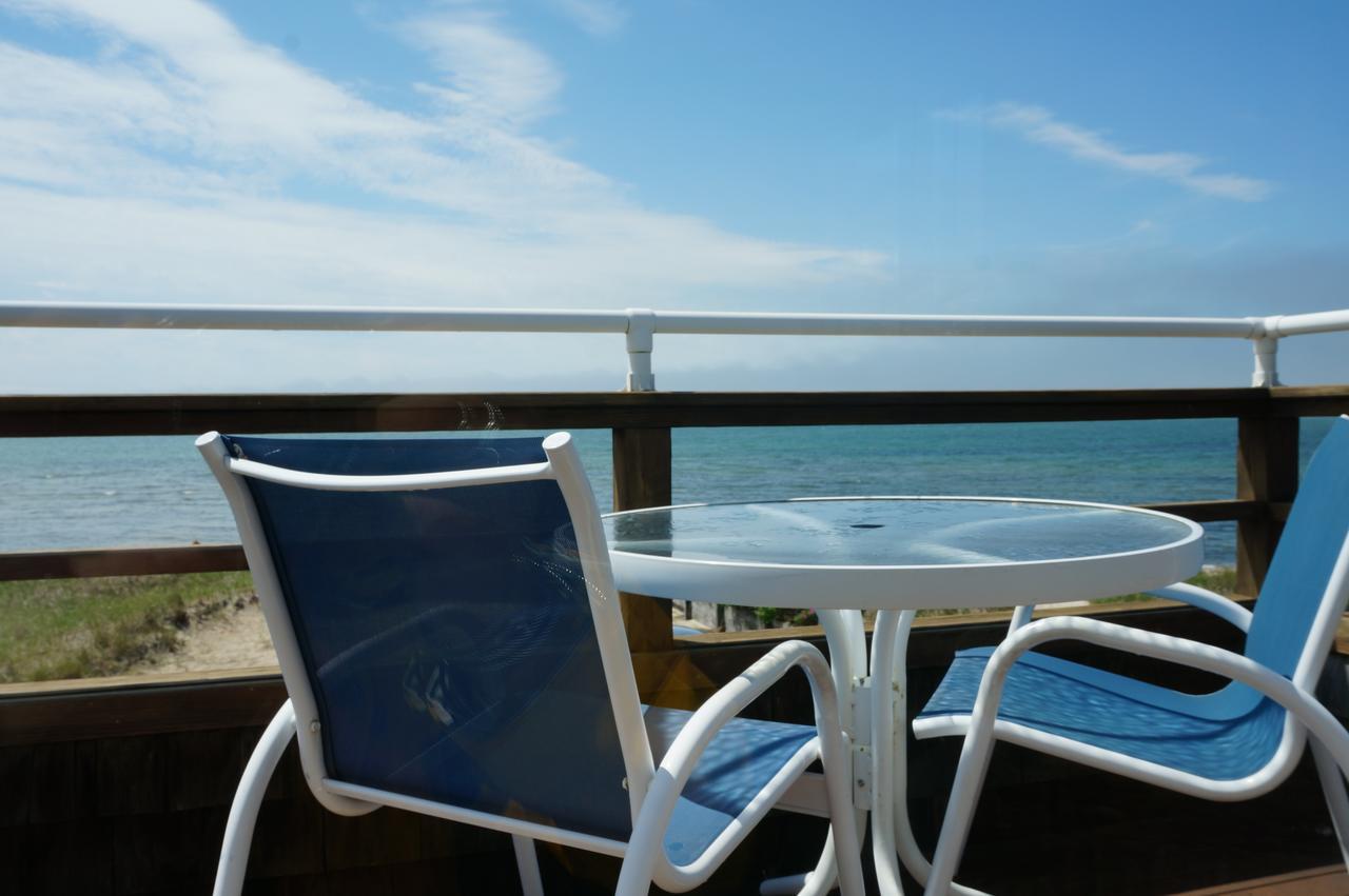 Suite con cama extragrande y vistas al mar