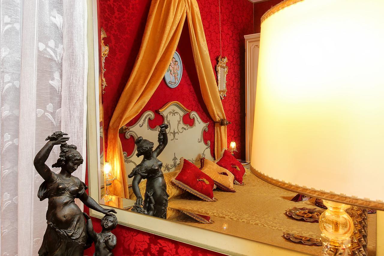 Deluxe Double Room Canal View