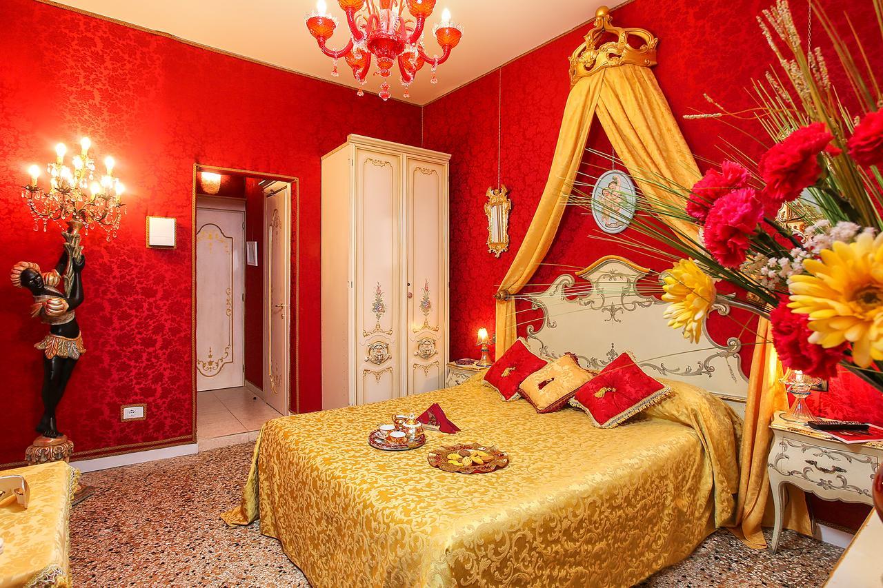 Deluxe Double Room Canal View