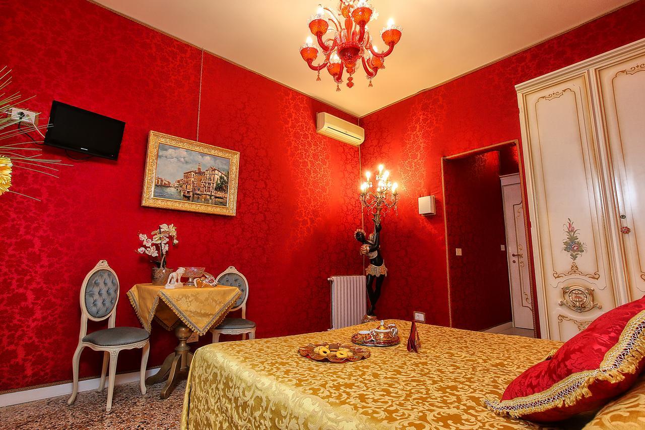 Deluxe Double Room Canal View