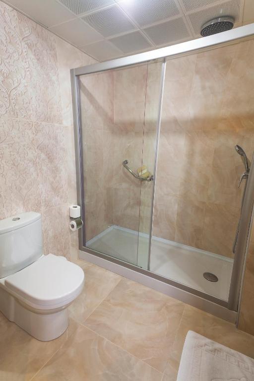 Budget Double Room,70689320:JPEG