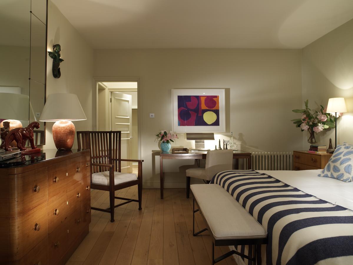 Großes Doppel-/Zweibettzimmer