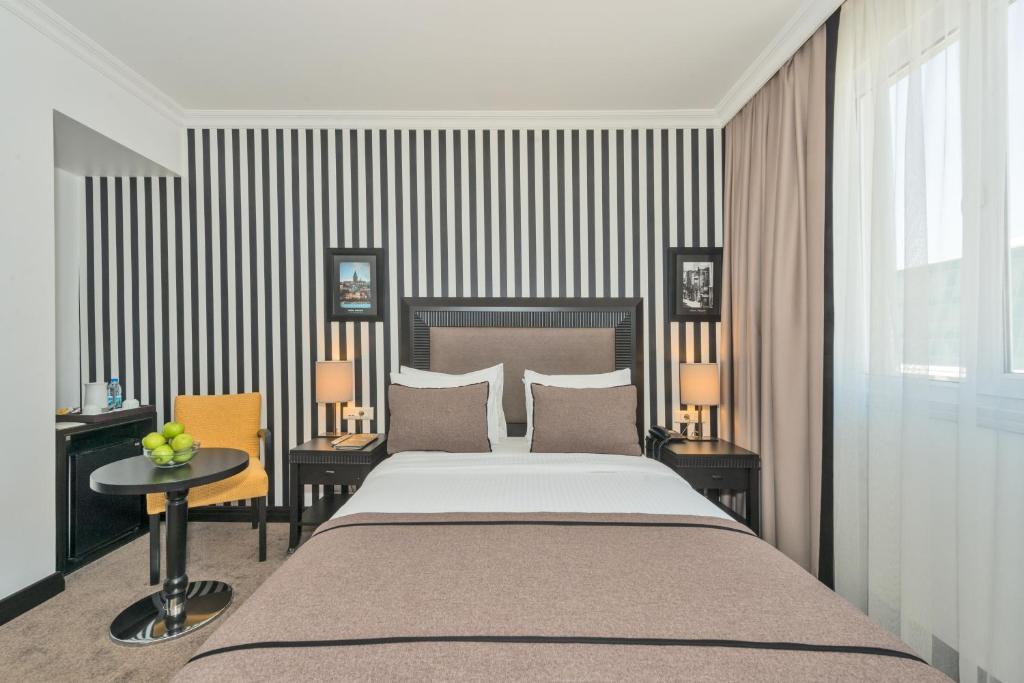 Chambre Deluxe Double ou Lits Jumeaux