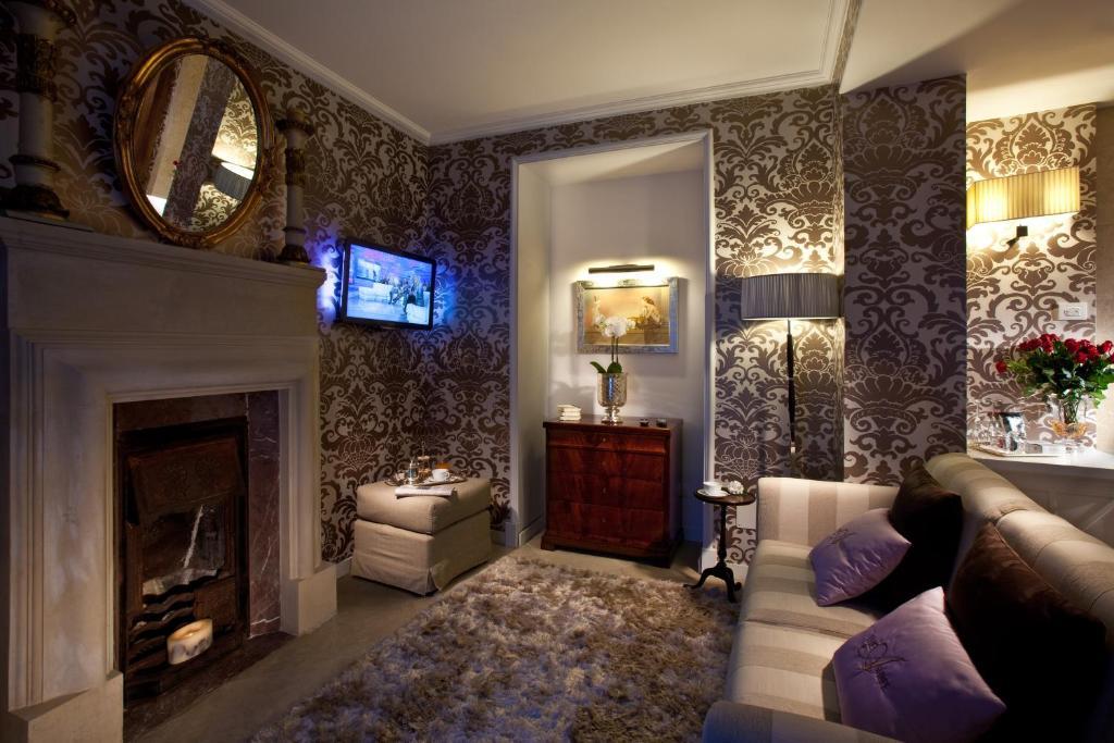 Suite,62522641:JPEG
