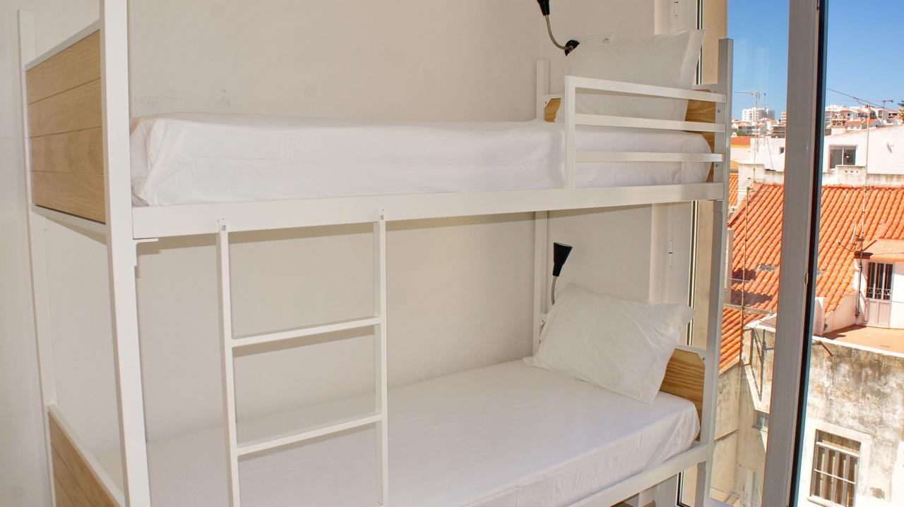 Bed 8-Bed Mixed Dormitory Room