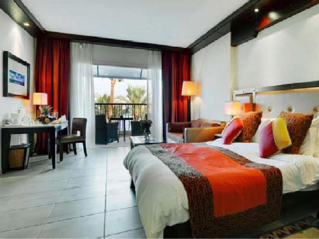 Suite Club Rotana con Vista Mare