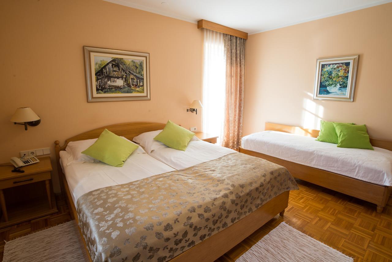 Triple Room,785831874:JPEG