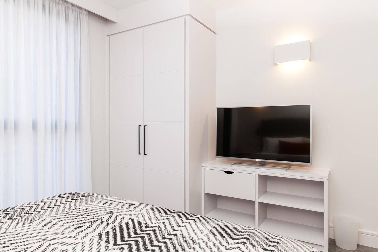 Superior One-Bedroom Apartment