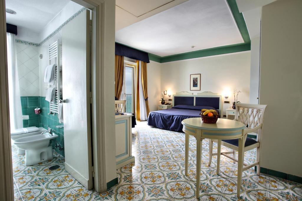 Triple Room Partial Sea View