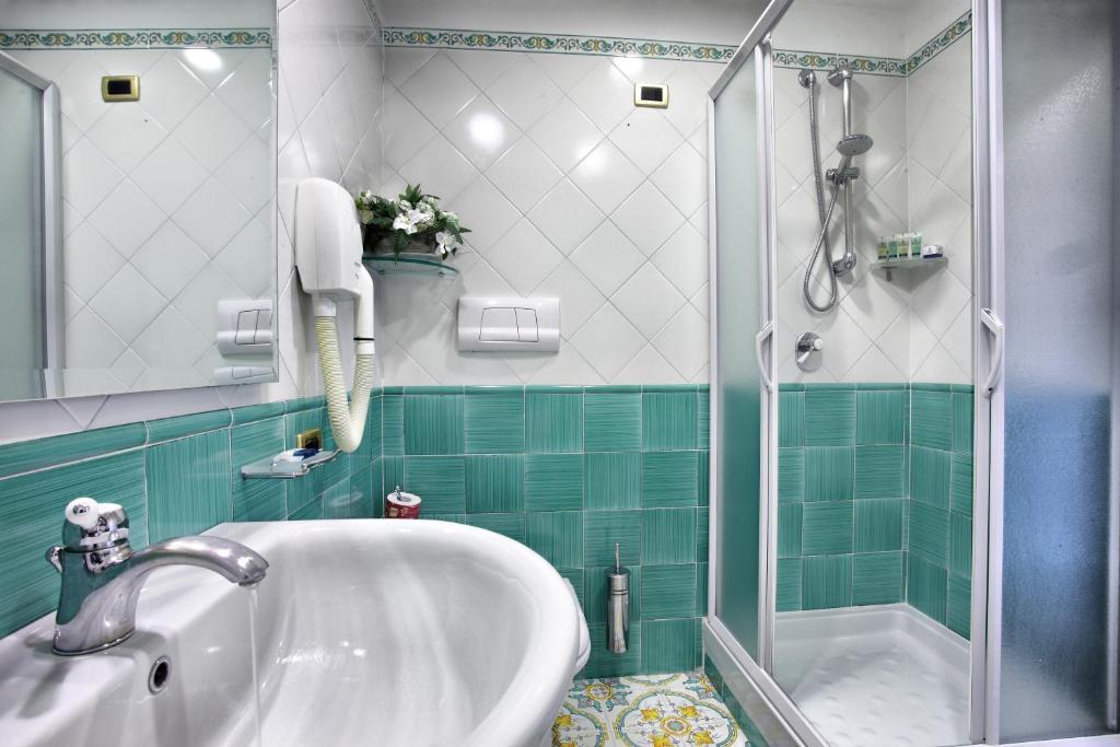 Double or Twin Room Partial Sea View
