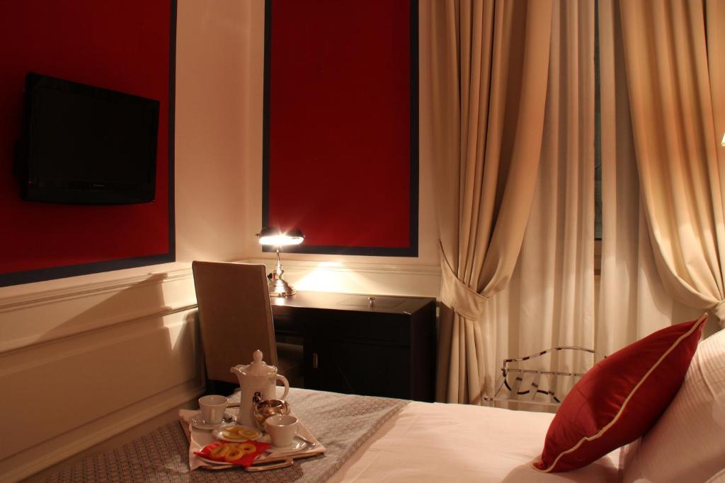 Quarto com Cama de Casal ou 2 de Solteiro