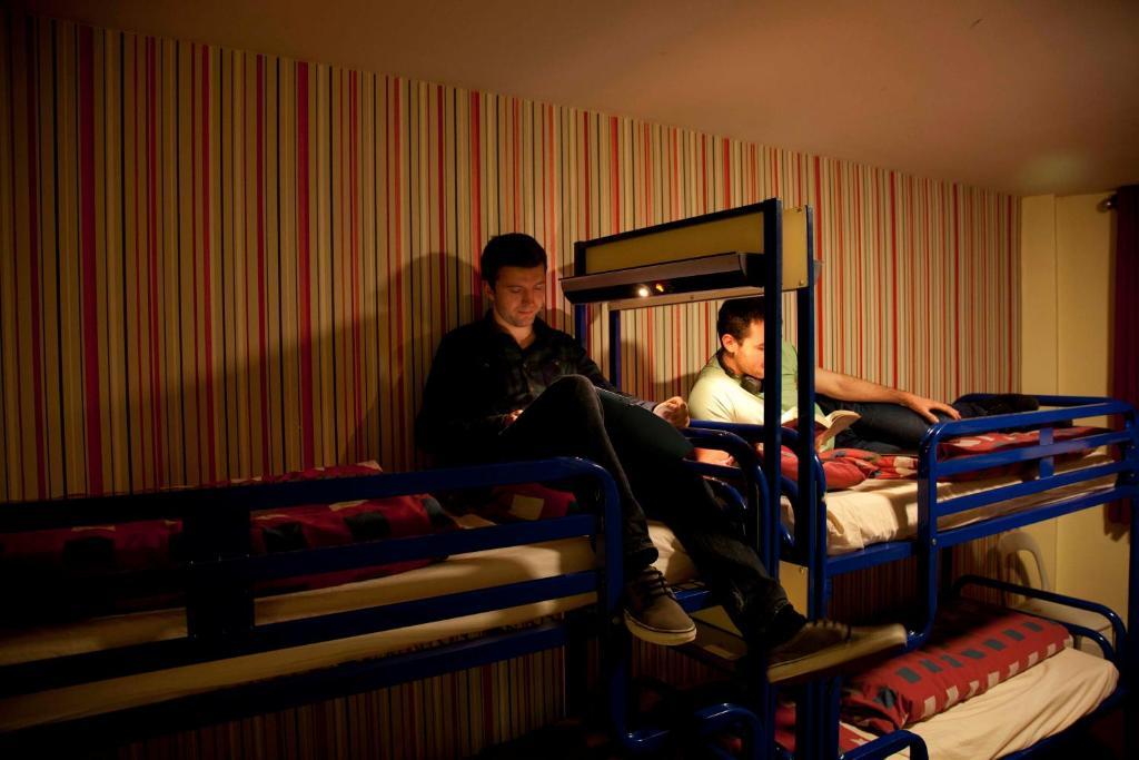 1 Lit dans un Dortoir de 6 Lits avec Salle de Bains