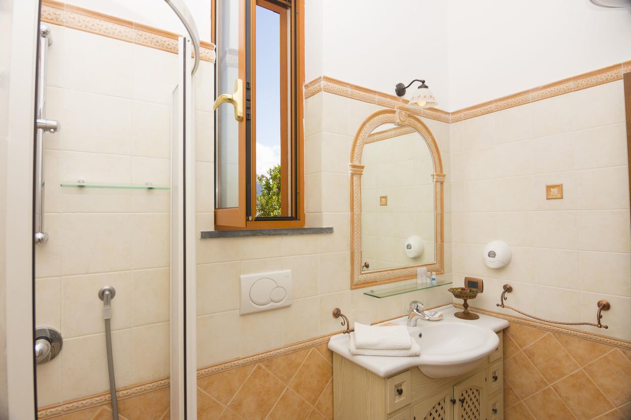 One-Bedroom Apartment Sea View