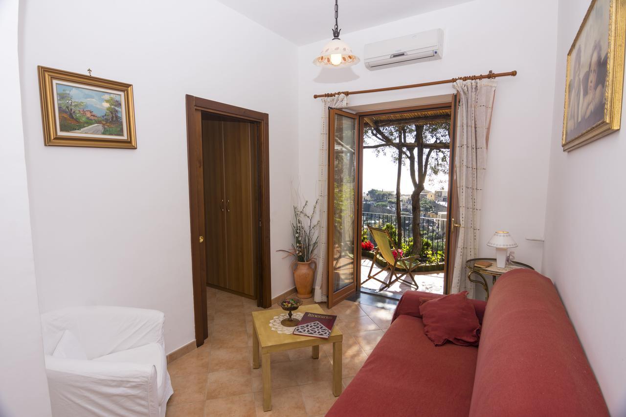 One-Bedroom Apartment Sea View