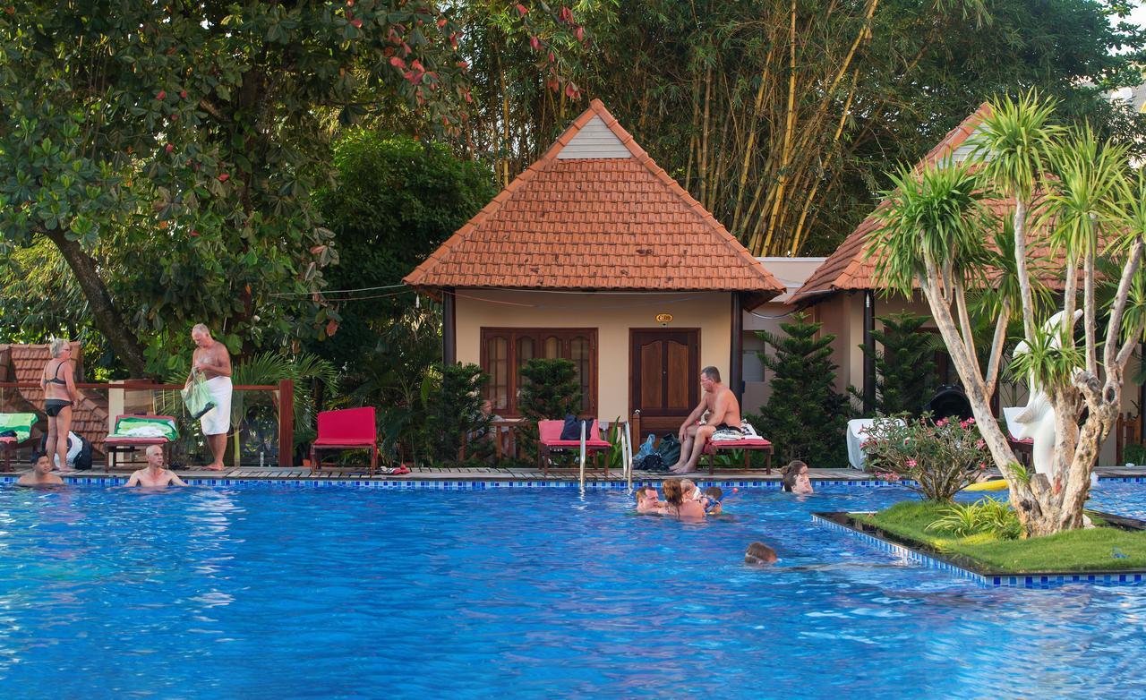 Bungalow Pool View