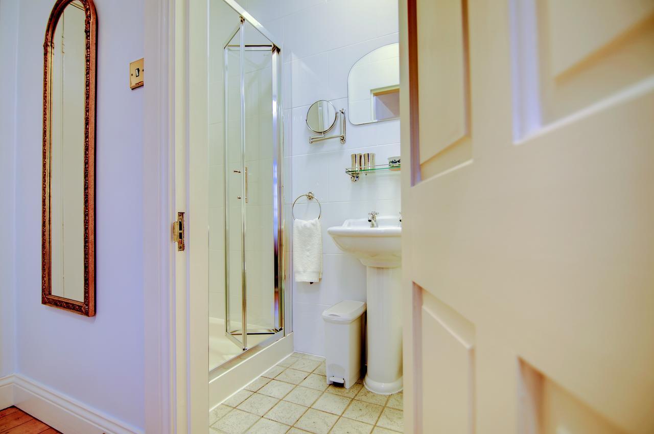Twin Room Private Bathroom,632617839:JPEG