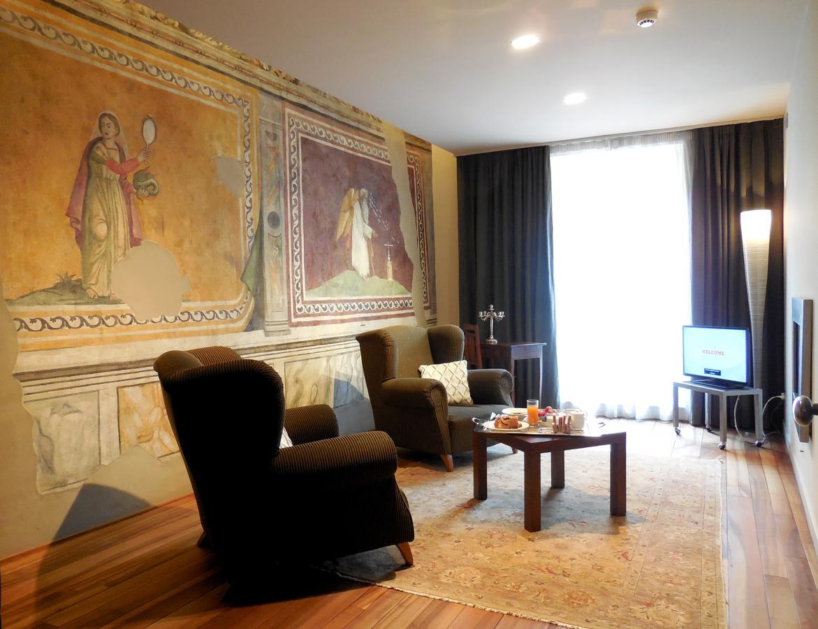 Art Room Suite
