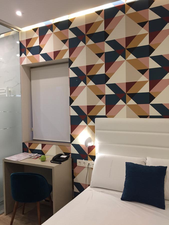 Single Room,633349650:JPEG