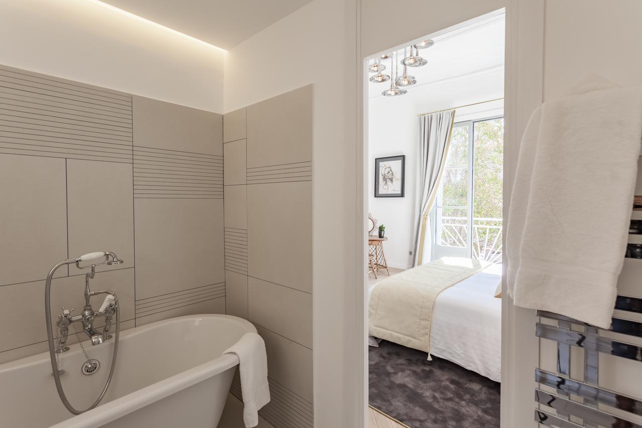 Deluxe Double Room Bath