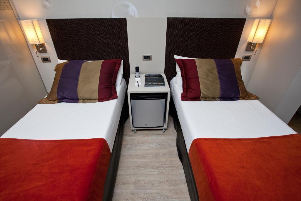 Quarto Twin Standard
