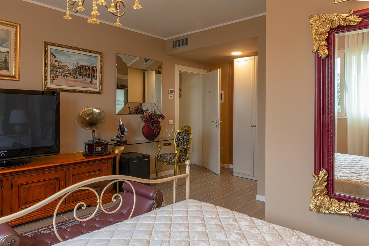 Superior Queen Room