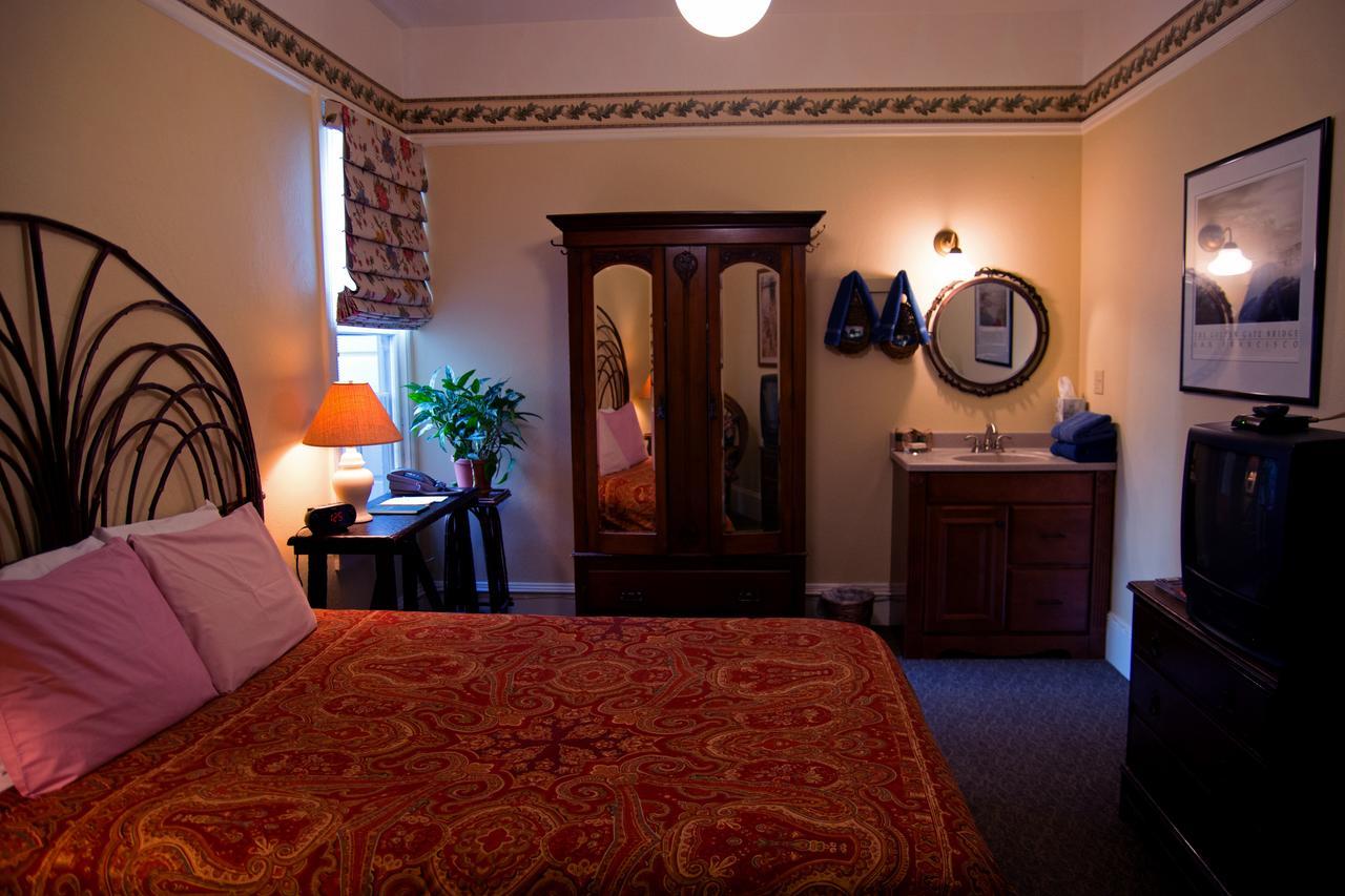 Queen Room