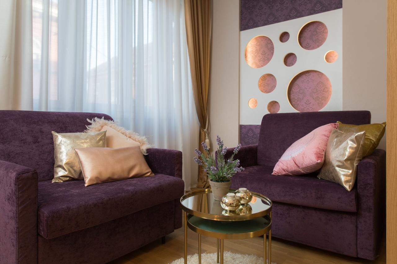 Deluxe King Suite