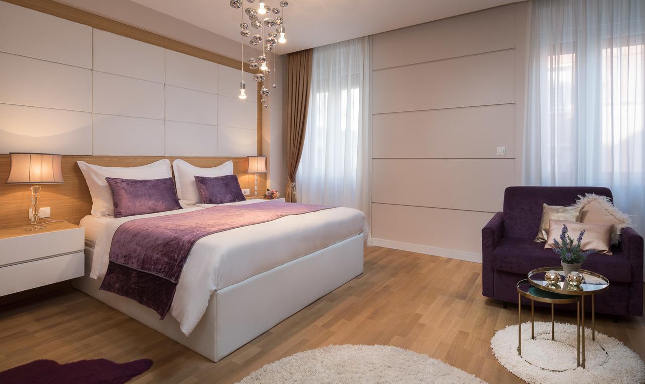 Deluxe King Suite