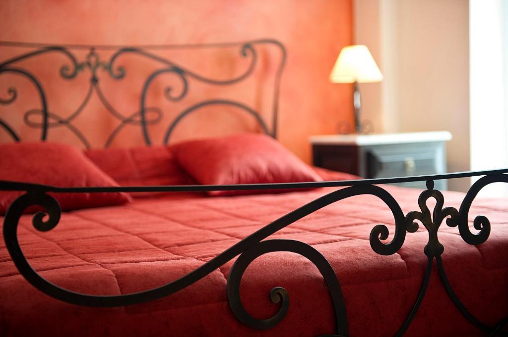 Quarto com Cama de Casal ou 2 de Solteiro e Banheiro Privativo