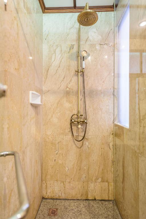 Chambre Double ou Lits Jumeaux Deluxe - Vue sur Piscine - Réservée aux Adultes