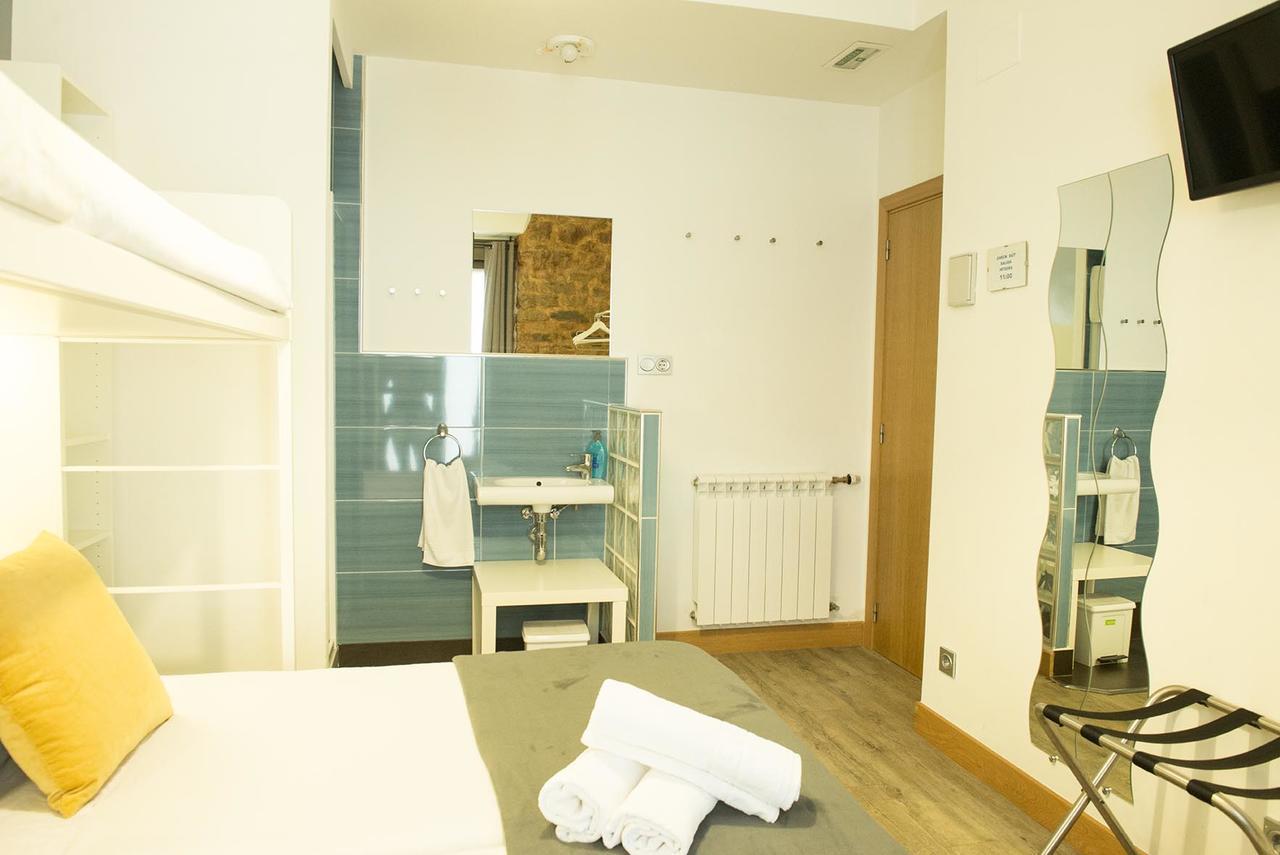 Triple Room with Shared Bathroom,1580933007:JPEG