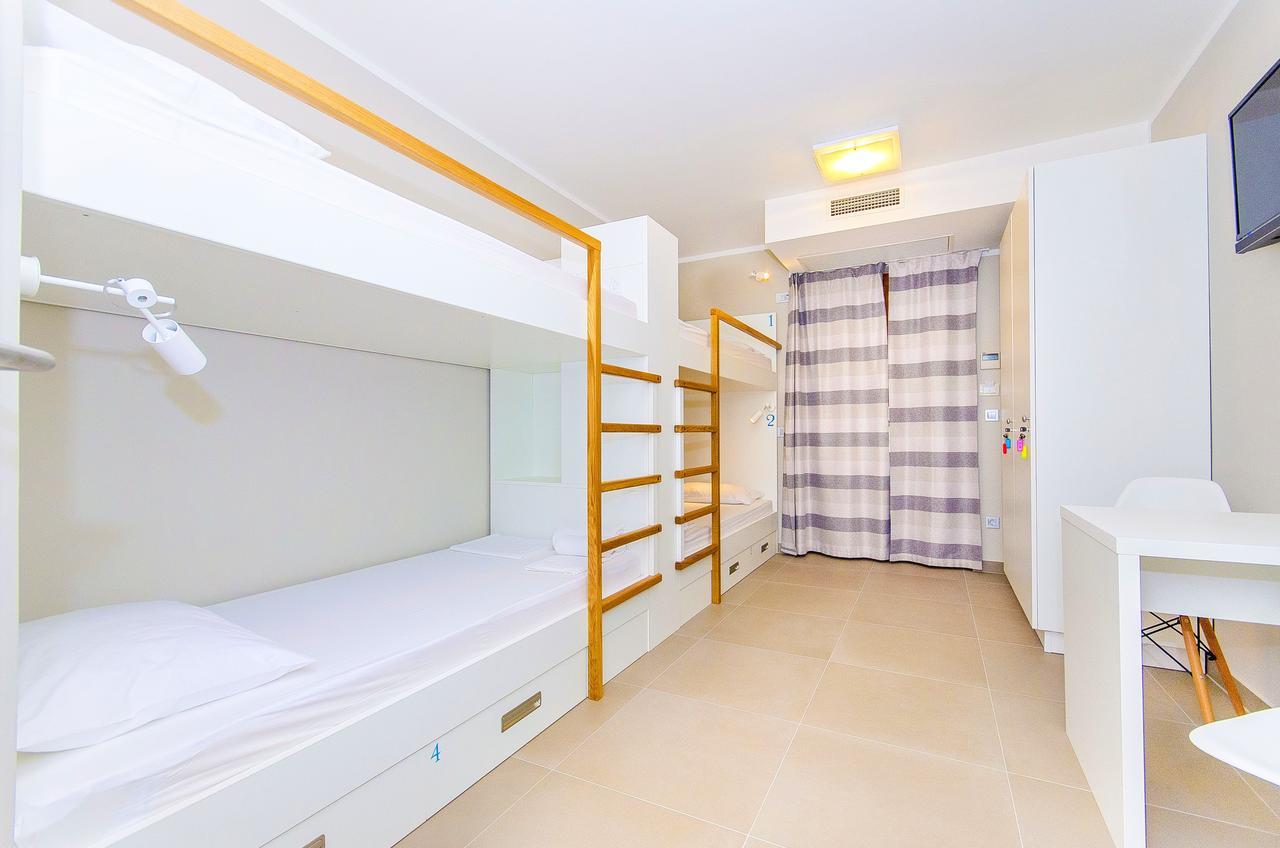 Bed 4-Bed Dormitory Room Private Bathroom
