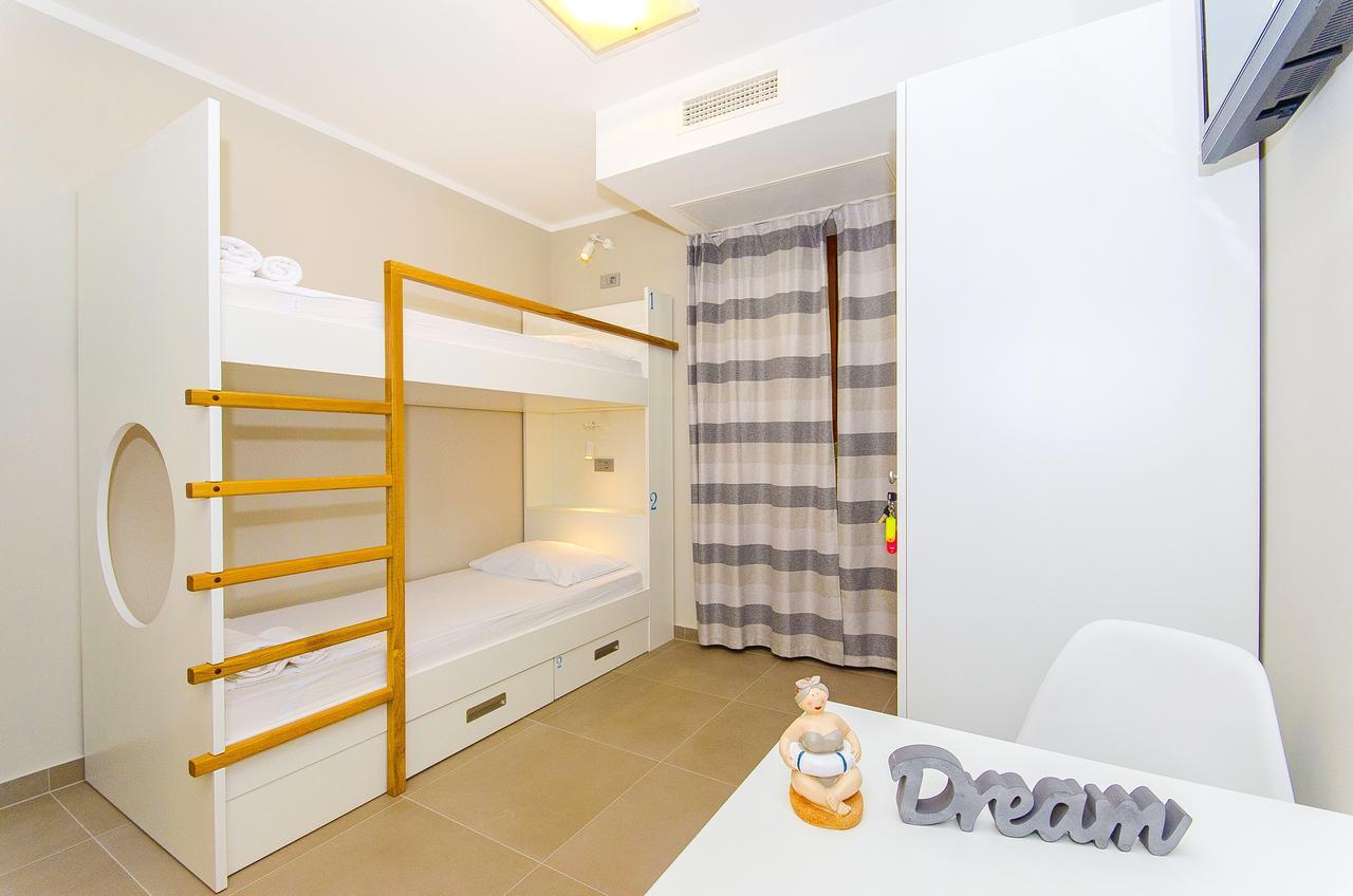 Bed 4-Bed Dormitory Room Private Bathroom